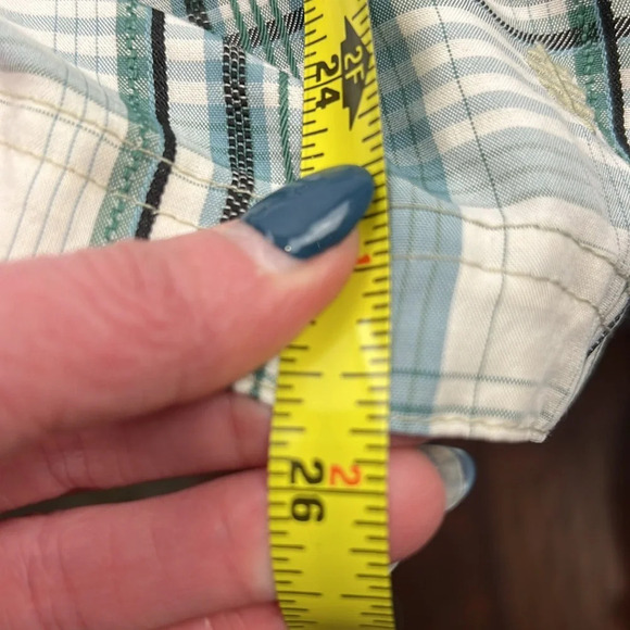 Royal Robbins Men's Short Sleeve Medium Green Plaid Shirt - Picture 4 of 7